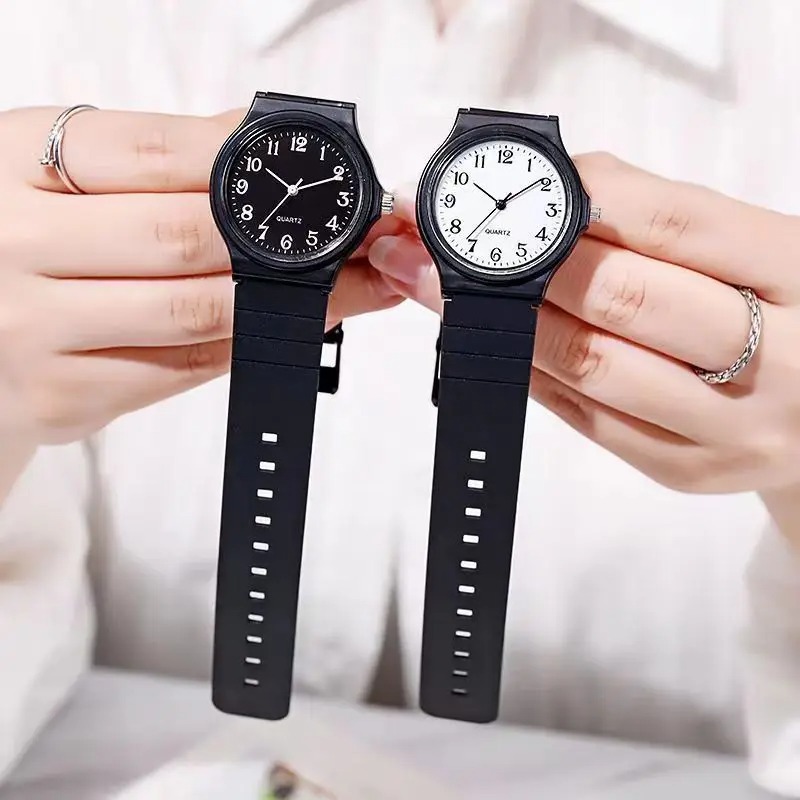 Silicone Band Women - นาฬิกาควอตซ์สำหรับผู้หญิง ดีไซน์เรียบง่าย กันน้ำ สายซิลิโคน หน้าปัดกลมขนาดเล็ก เหมาะสำหรับนักเรียนและใช้ในช่วงสอบ
