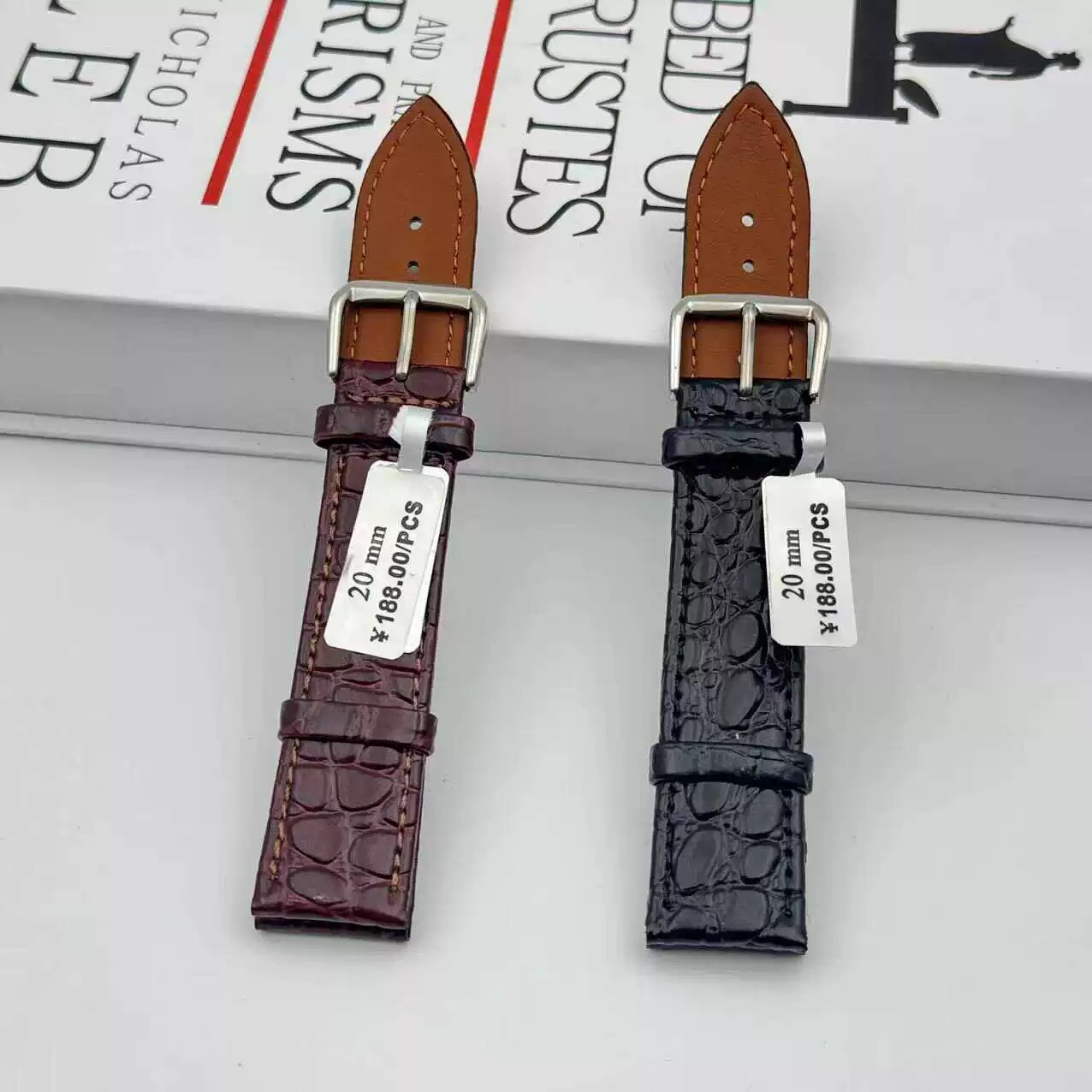 สายนาฬิกาหนังแท้บางเฉียบ ขนาด  - Suede Strap Watch บทวิจารณ์และราคา
